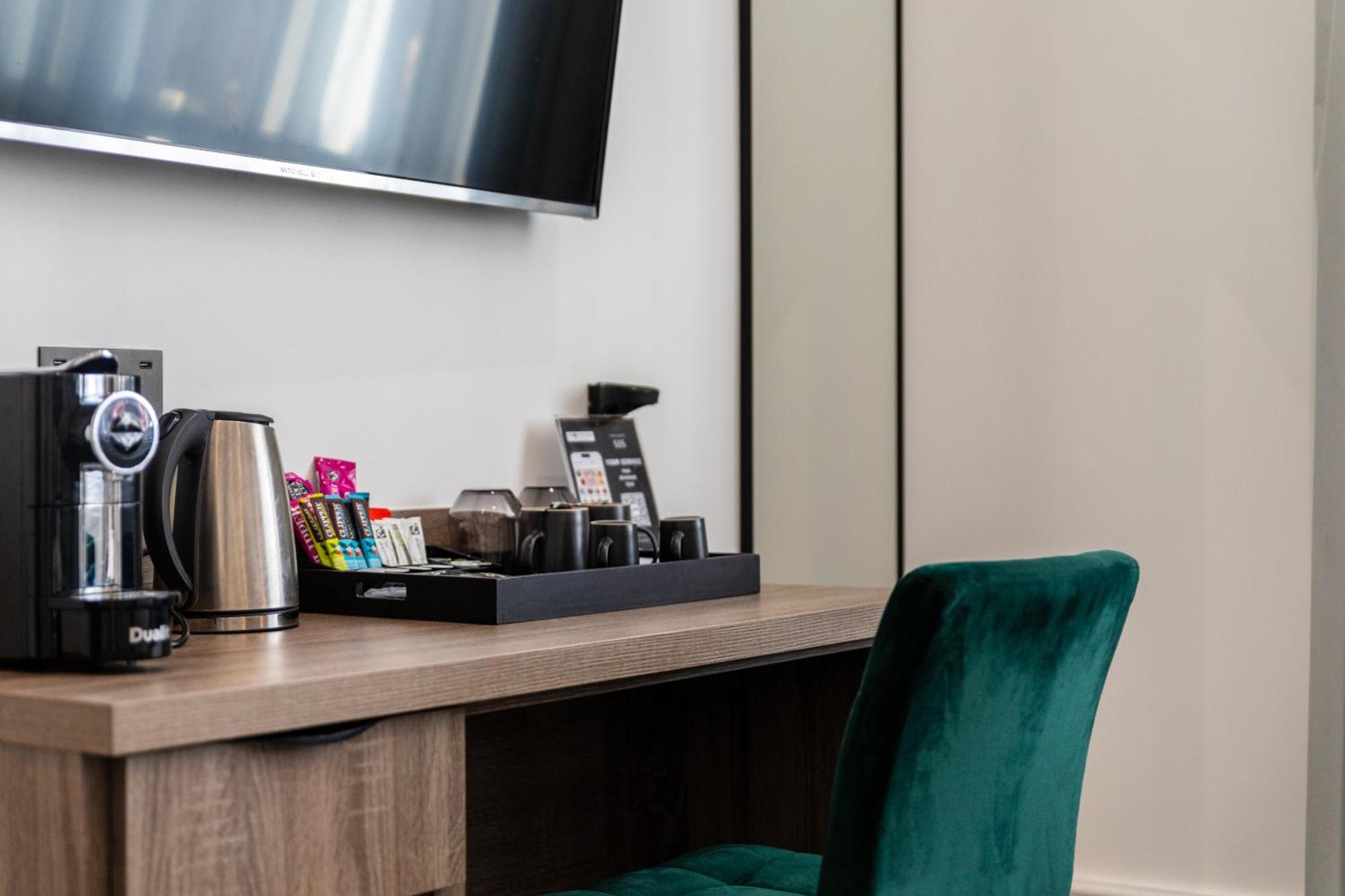 The Chapter Hotels - The J Hyde Park Лондон Екстериор снимка
