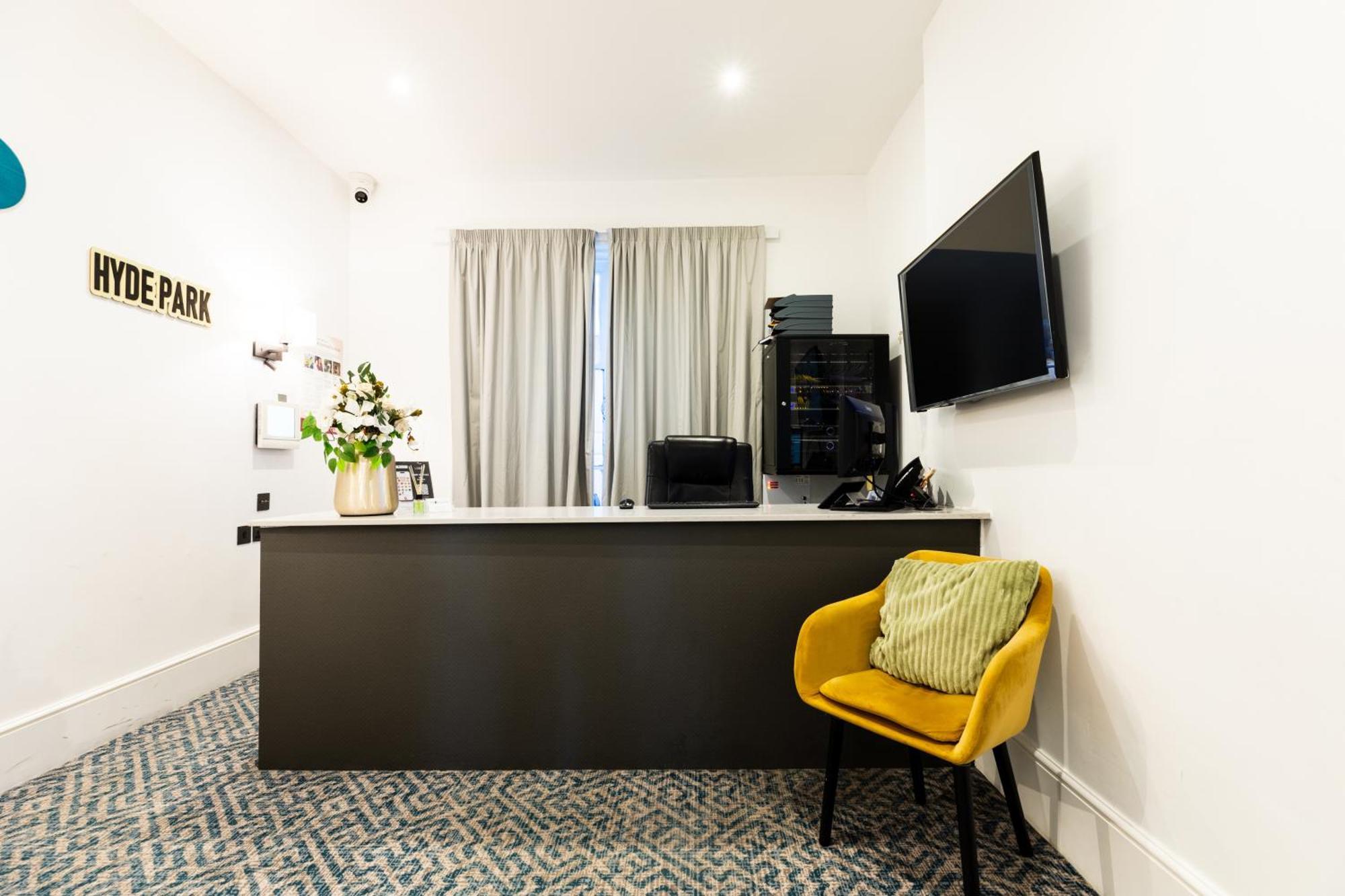 The Chapter Hotels - The J Hyde Park Лондон Екстериор снимка