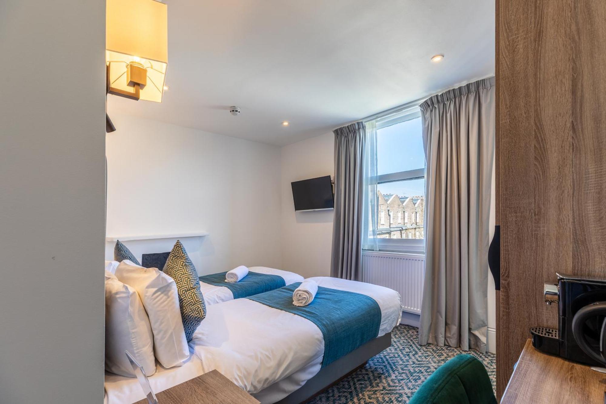 The Chapter Hotels - The J Hyde Park Лондон Екстериор снимка
